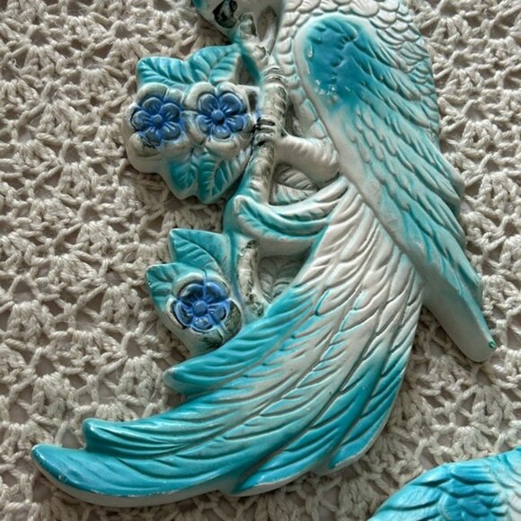 VTG Blue and White Parrot Wall Decor chalkware 1950 cockatiels 🦜 - Picture 3 of 5